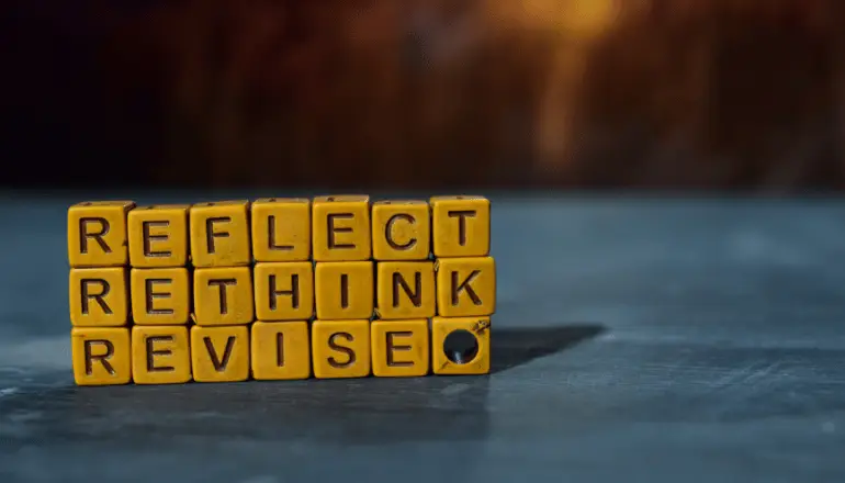 Reflect, rethink, revise blocks representing learning resources on Class2Class.org teacher training page